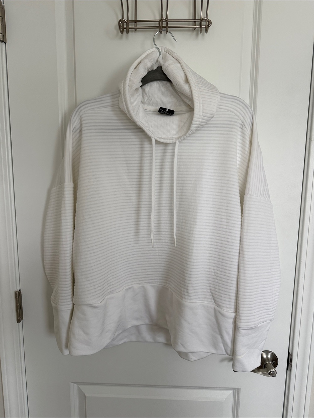 Nike Women’s White Funnel Neck Ribbed Light Weight Dri-Fit Hoodie